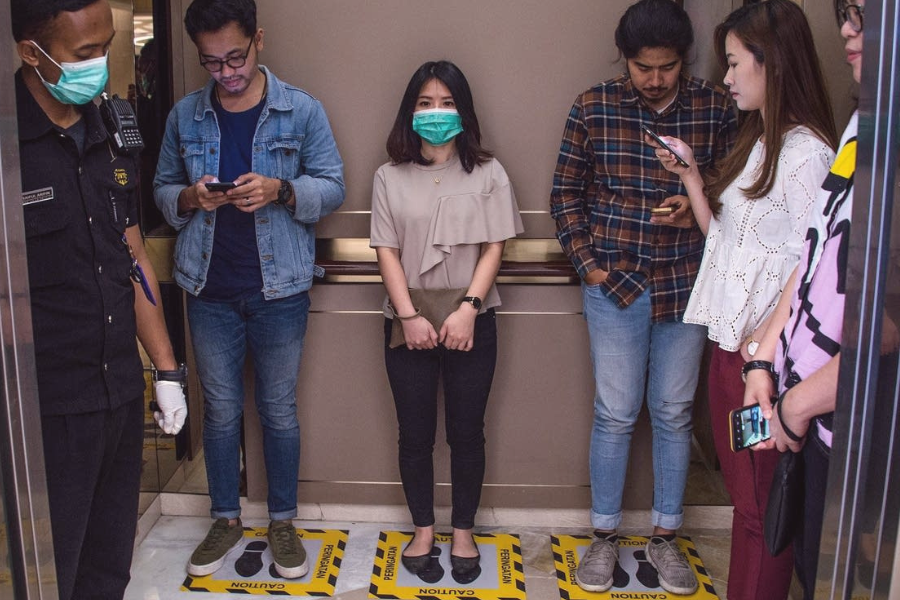 Elevator Etiquettes in Korea